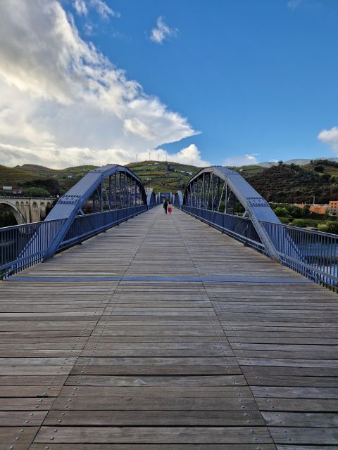 From Porto Douro Valley Tour With Train and Vinho Verde - Lunch With Douro Wine