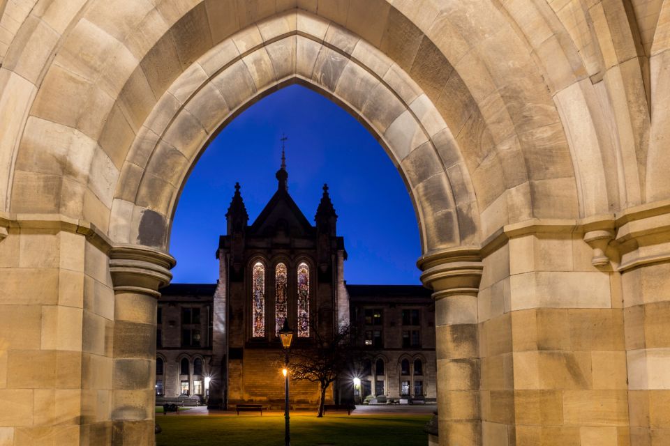 Glasgow: First Discovery Walk and Reading Walking Tour - Navigating the Tour