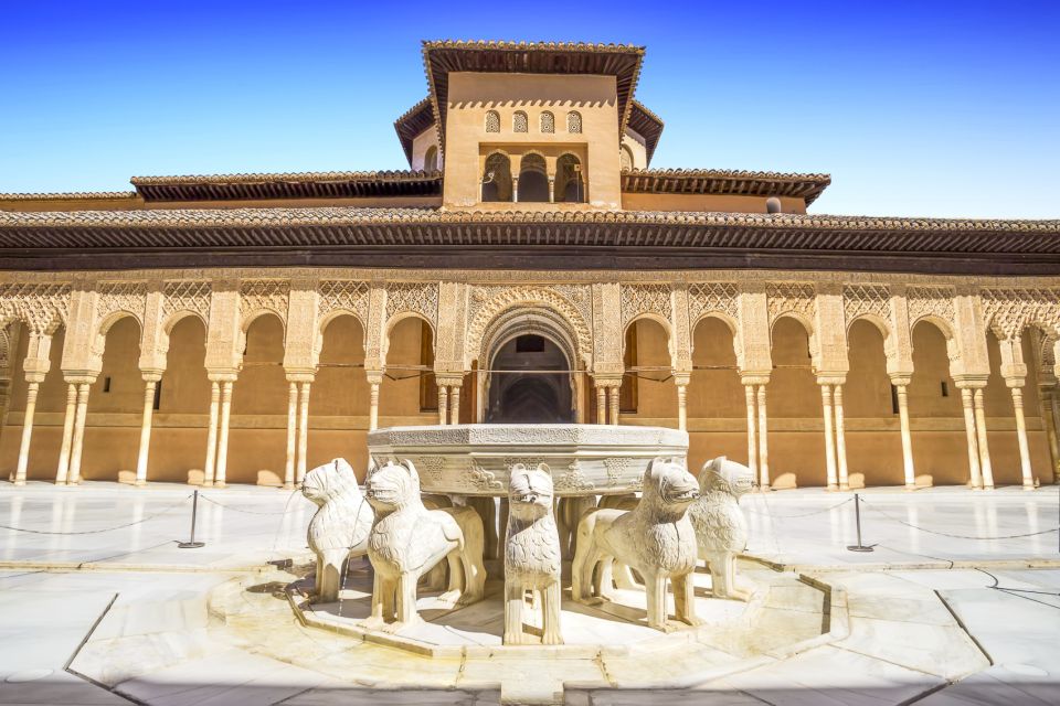 Granada: Alhambra Fast-Track Guided Tour - Generalife Gardens