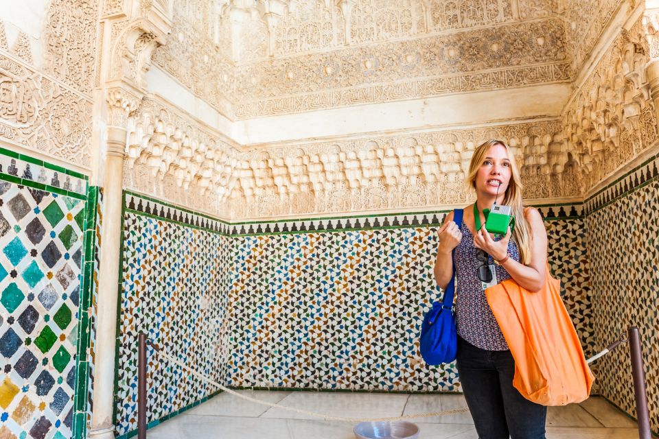 Granada: Alhambra & Nasrid Palaces Tour With Tickets - Alcazaba and Palace