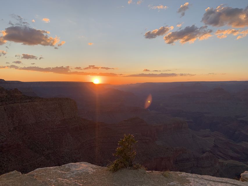 Grand Canyon National Park: Guided Sunset Hummer Tour - Capturing the Sunset