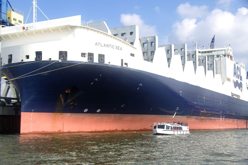 Hamburg: Harbor Cruise - About the Port and City