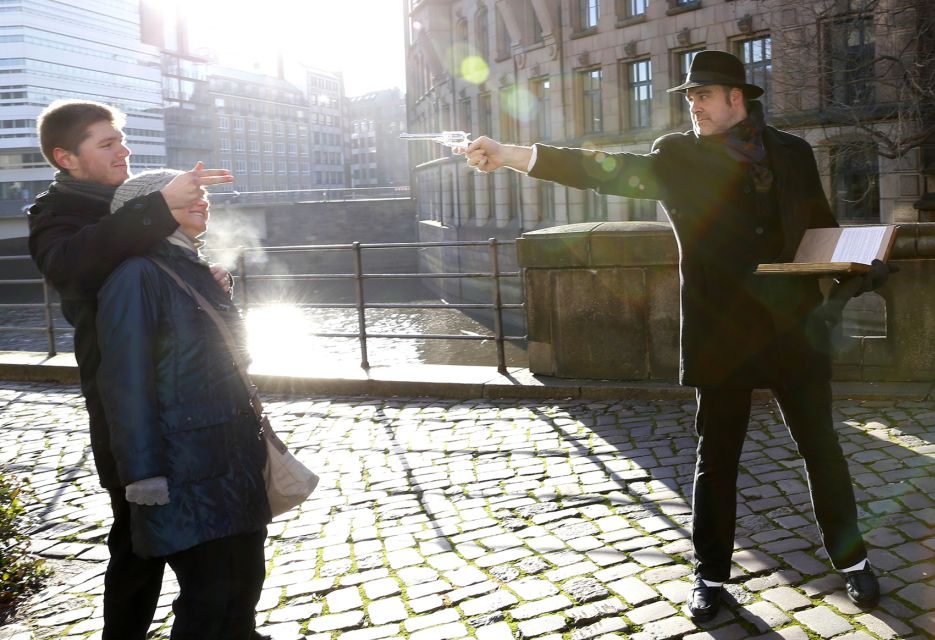 Hamburg: Interactive Crime Theater Tour in English - Age and Mobility Restrictions