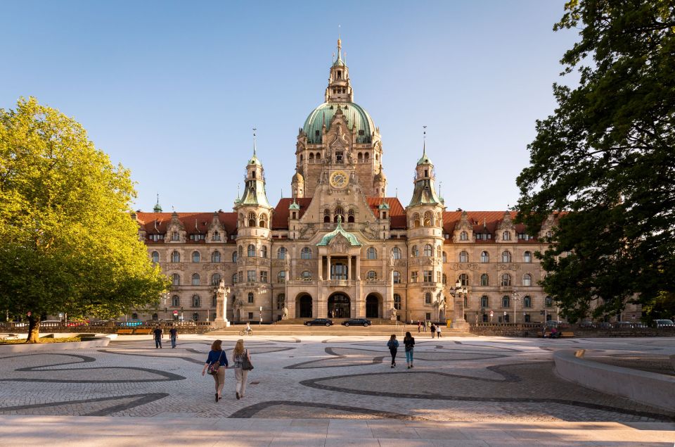 Hannover: Guided Old Town Walking Tour - Historic Landmarks