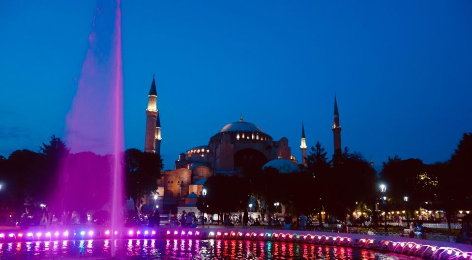 Istanbul: Istanbul Night Walking Tour - Group Size and Languages