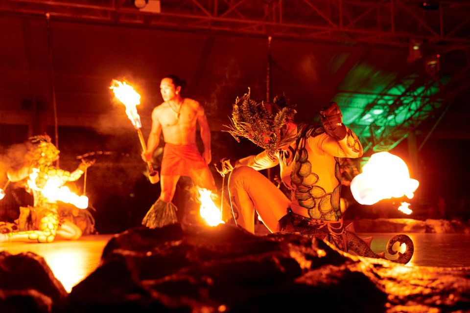 Kauai: Buffet Dinner With Open Bar and Luau Kalamaku Show - Fire Dancing and Award-Winning Show