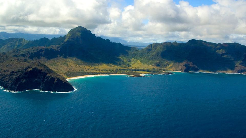 Kauai: Entire Kauai Air Tour With Window Seats - Capture the Breathtaking Scenery