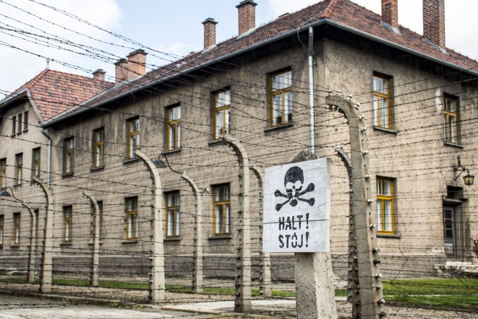 Krakow: Auschwitz-Birkenau and Salt Mine Guided Tour - Pickup and Transportation