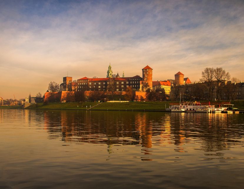 Krakow: Wawel Castle Guided Tour With Entry Tickets - Exhibitions and Artwork