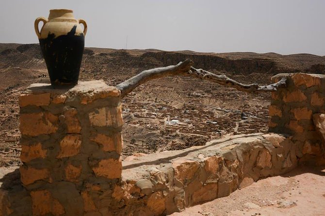 Ksar Ghilane 1 Day: the Hot Spring and the Homestay - Taking in the Saharan Landscape