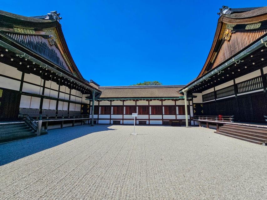 Kyoto: Imperial Palace & Nijo Castle Guided Walking Tour - Knowledgeable Local Guides