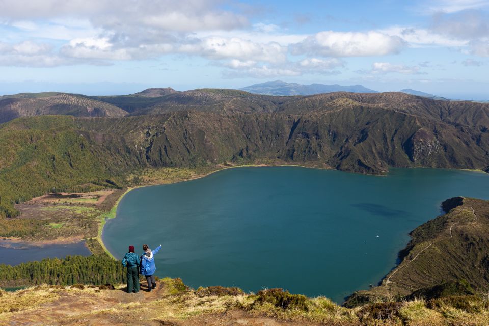 Lagoa Do Fogo: Guided Volcano Geo Tour W/ Hotsprings Bathing - Exploring Caldeira Velha Hot Springs