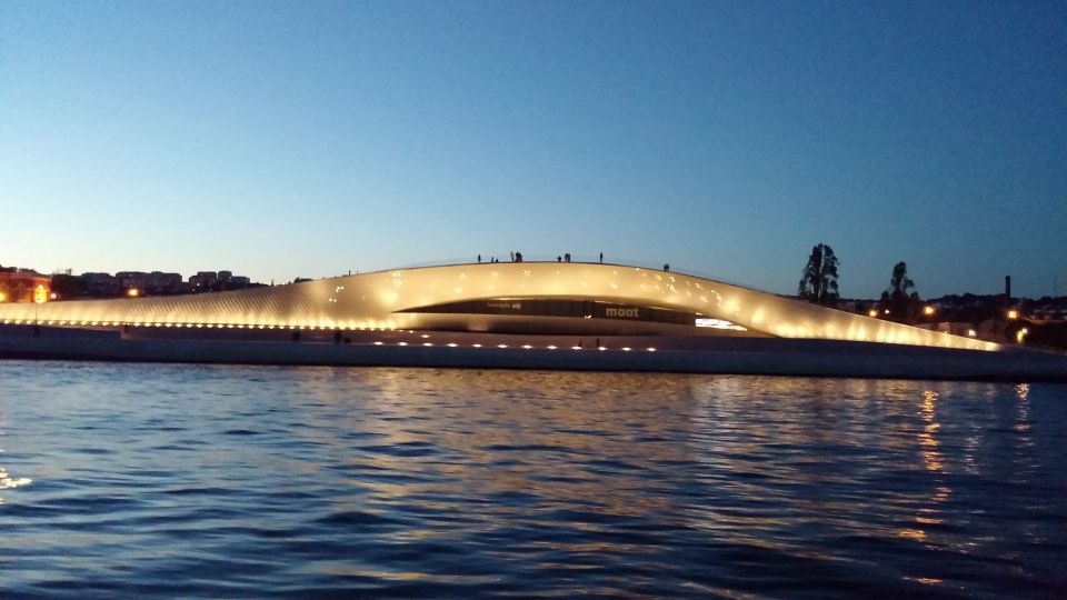 Lisbon: Lisbon Sightseeing by Boat With Locals - Memorable Moments, Especially at Sunset