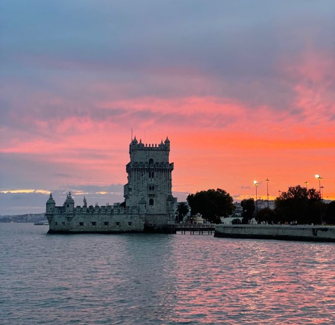 Lisbon: Private Catamaran Tour Along the Tagus River - Passing by Iconic Monuments