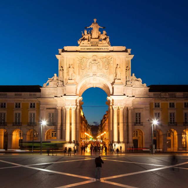 Lisbon: Sunset Boat Tour With Music and Drinks - Seasonal Considerations