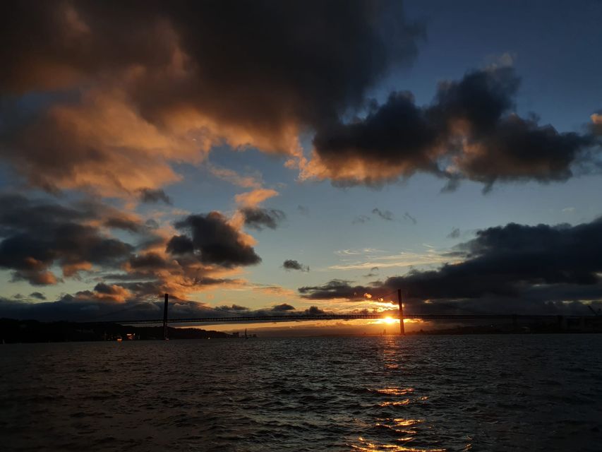 Lisbon: Tagus River Sunset Cruise - Departure Point and Return Point