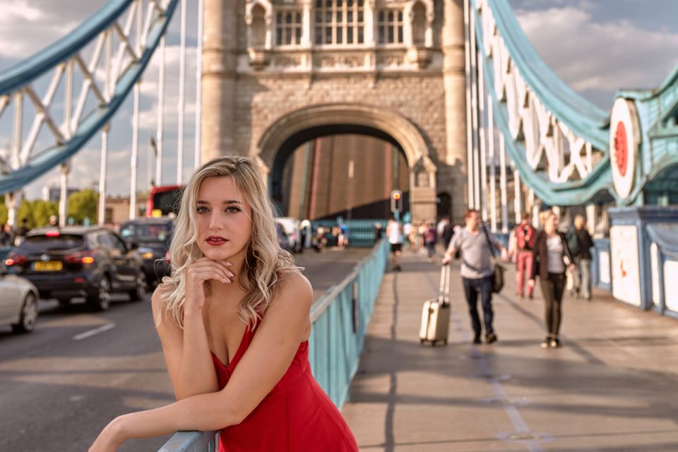 London: 60 Min PRIVATE Professional Travel Photo Shoot - Private Group and Accessibility