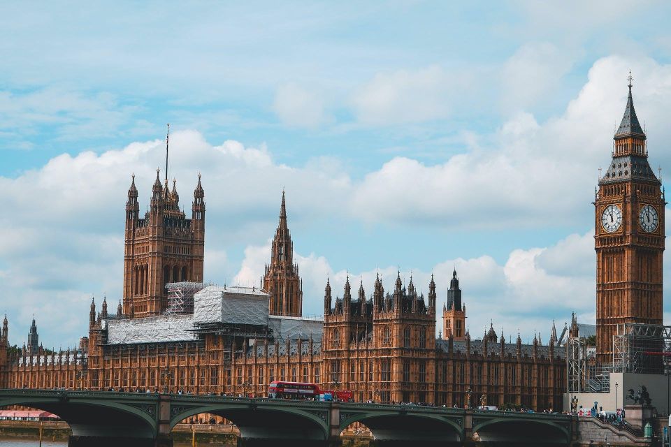 London : Digital Audio Guides for Big Ben and London Bridge - Self-Guided Tour Flexibility