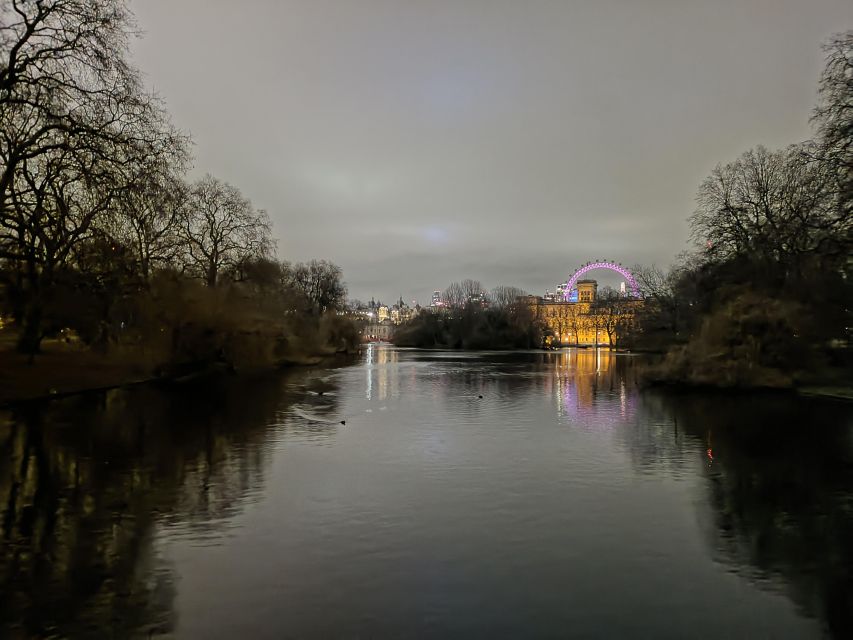 London : Royal Westminster By Night Walking Tour - Discovering Royal Residences