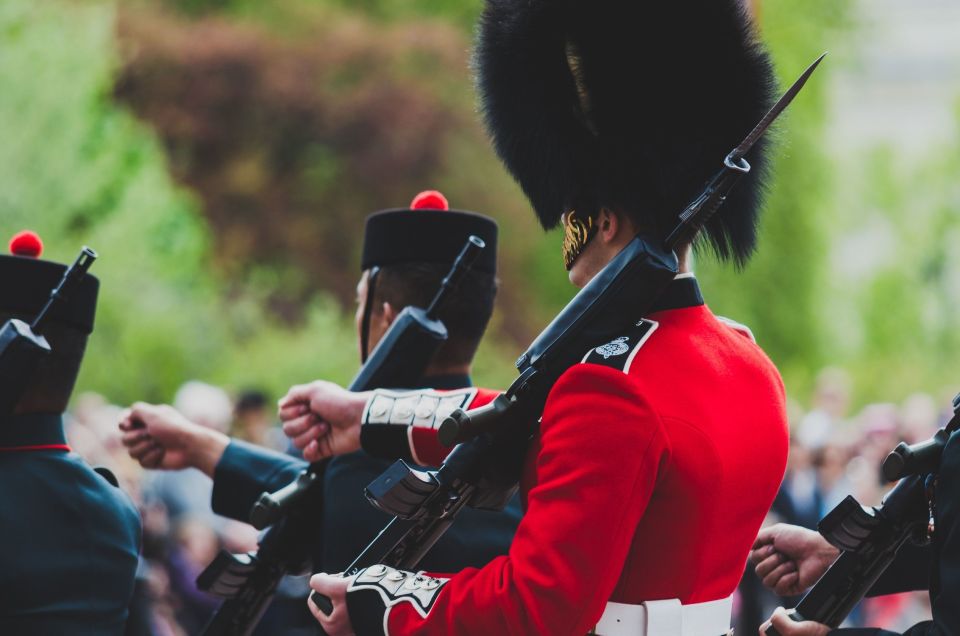 London: The Changing of the Guard Experience - Additional Attractions in the Area