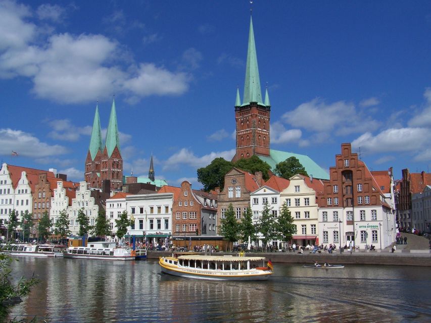 Lübeck: 10-City-Highlights Scavenger Hunt - Important Timing and Facility Information