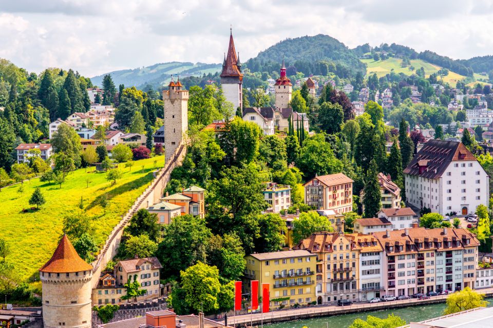 Lucerne: First Discovery Walk and Reading Walking Tour - Duration and Distance