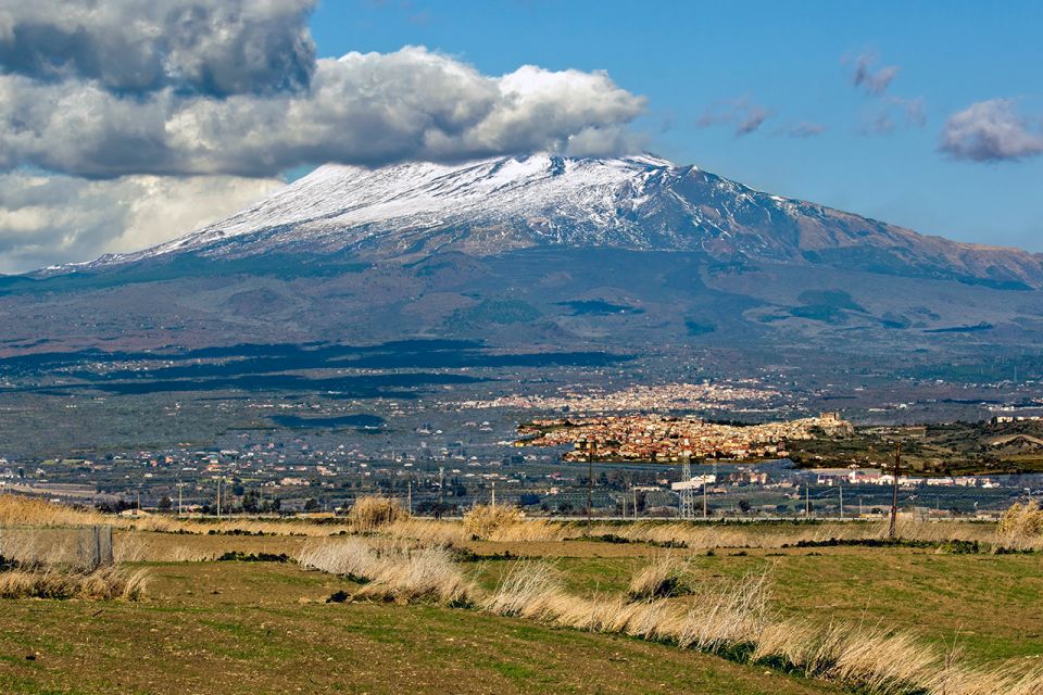 Malta: Mount Etna and Taormina Guided Day Trip by Catamaran - Discovering Taormina