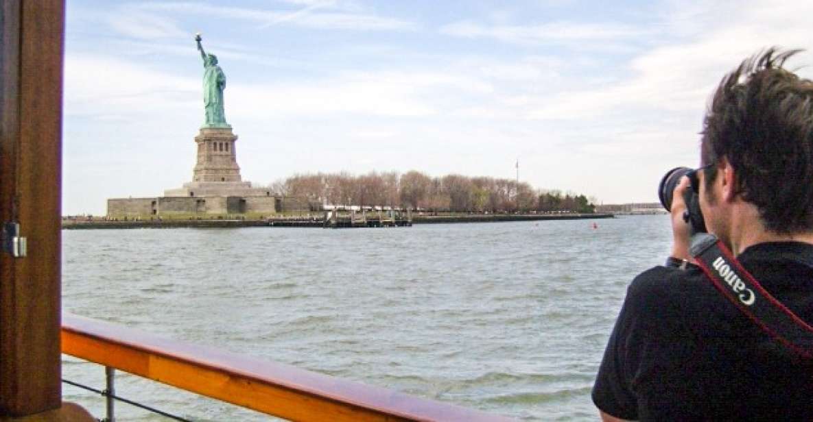 Manhattan: Statue and Skyline Cruise Aboard a Luxury Yacht - Cruise Duration