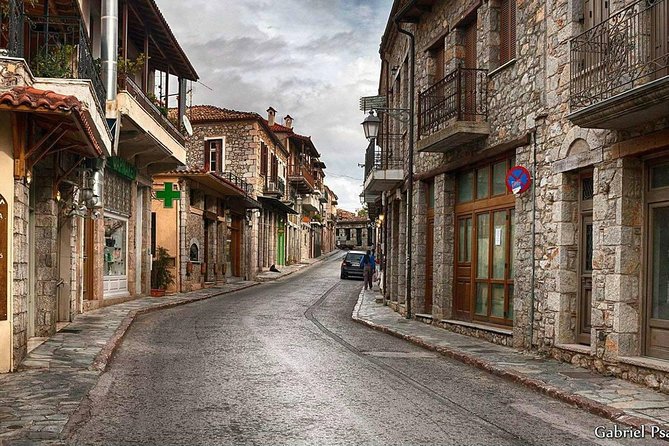 Mercedes Private Full-Day Tour From Athens to Delphi and Arachova - Arachova Village