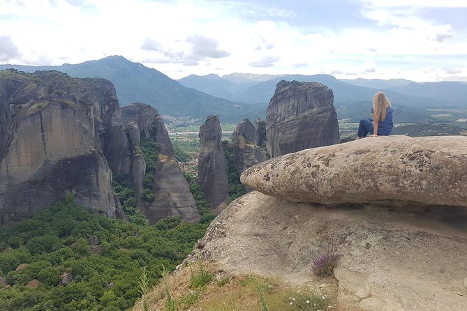 Midday Meteora Monastery Tour From Kalabakas Train Station - Luxury Minibus Transportation