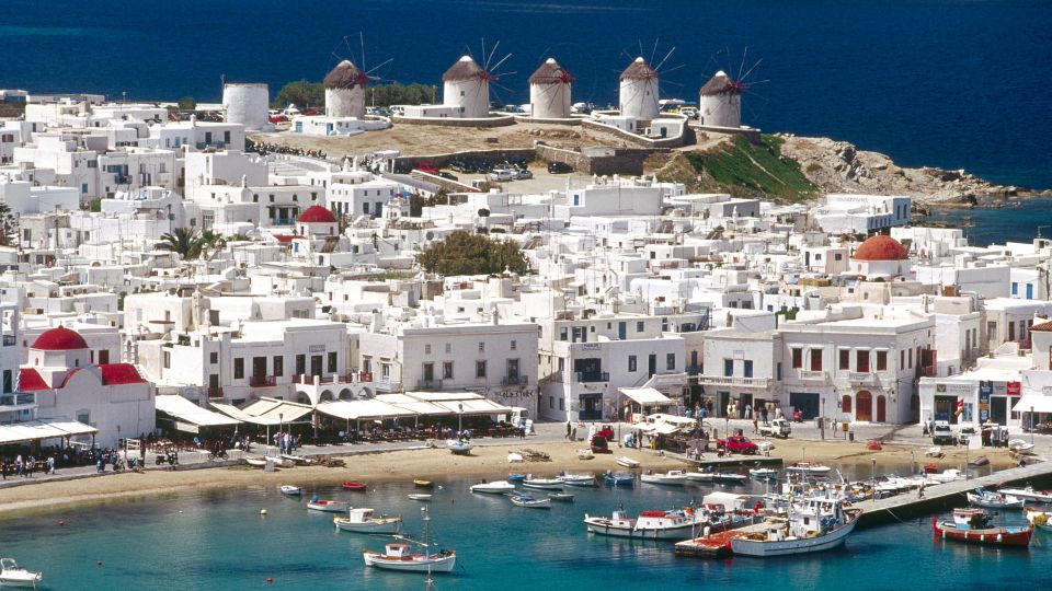 Mykonos: Mykonos Town Private Walking Tour - Cycladic-style Architecture and Narrow Lanes