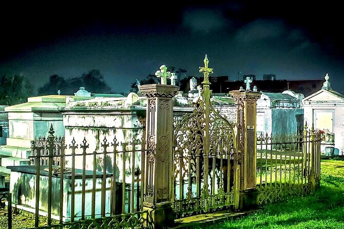 New Orleans Dead of Night Ghosts and Cemetery Bus Tour - Positive Feedback and Reviews