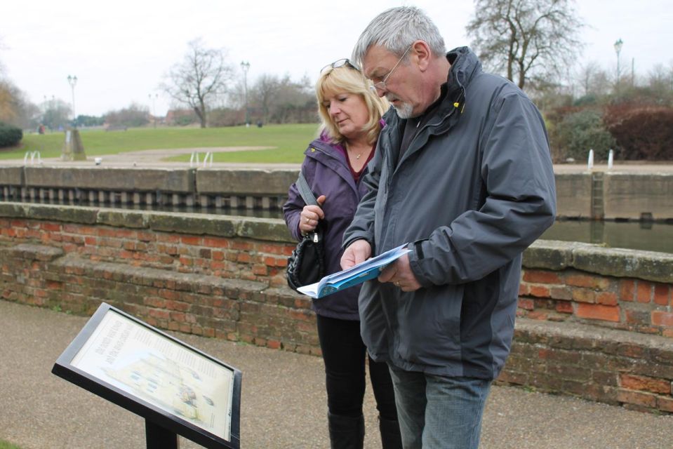 Newark-On-Trent: Quirky Self-Guided Heritage Walks - Uncovering Newarks Turbulent Past