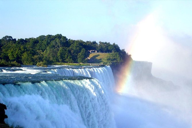 Niagara Falls Day Tour From Toronto With Winery and Niagara on the Lake Stop - Tour Group Size