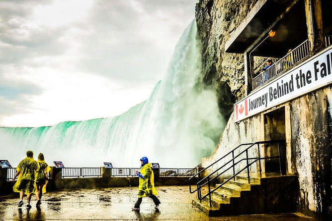 Niagara Falls Tour From Toronto With Boat, Journey Behind the Falls and Lunch - Review Highlights