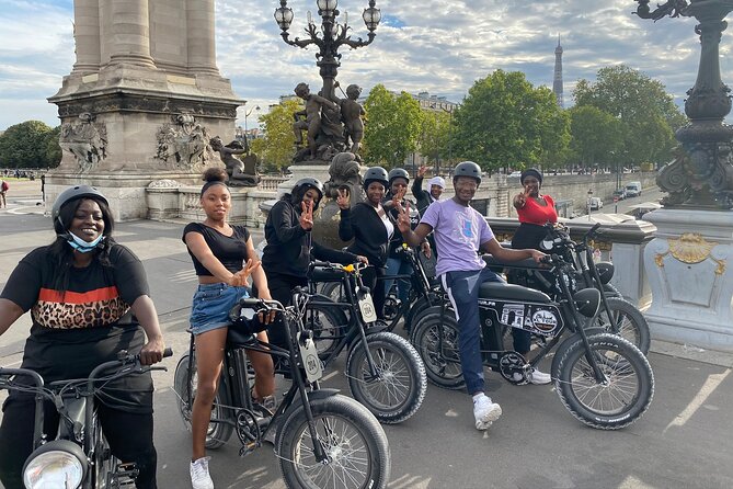 Night / Sunset Tour of Paris in Electric Bike - Discovering the City at Night