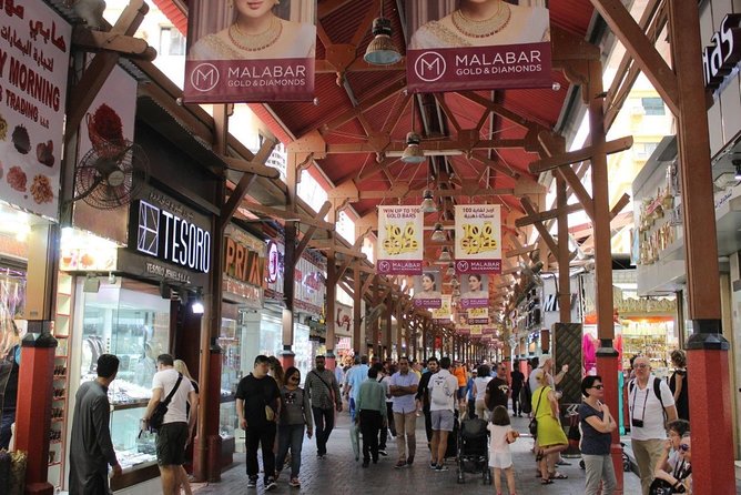 Old Dubai Shopping Tour (Textile, Spice and Gold Souq) - Exploring Textile Souk