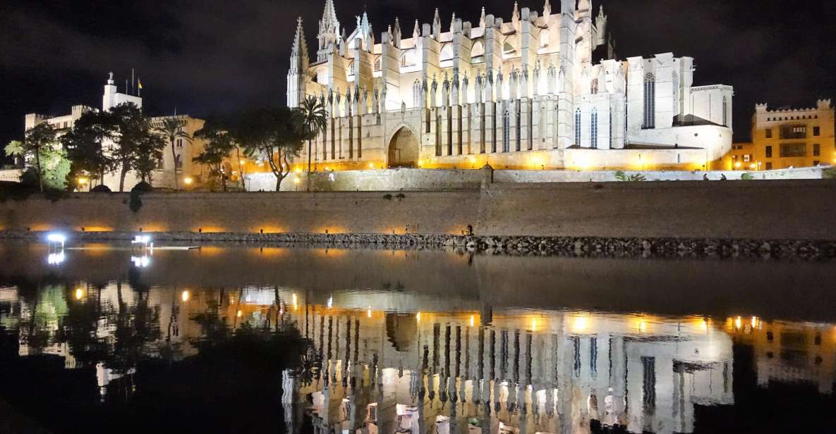 Palma De Mallorca: Old Town Atmospheric Evening Tour - Taking in Palmas History