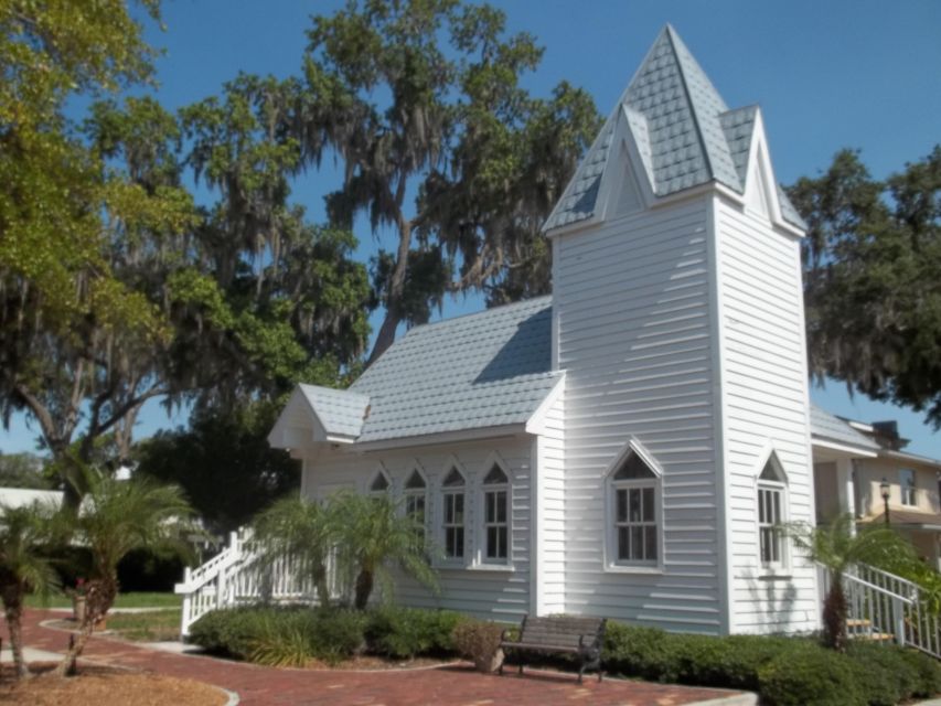 Palmetto: Haunted History Guided Walking Tour - Visiting the Carnegie Library