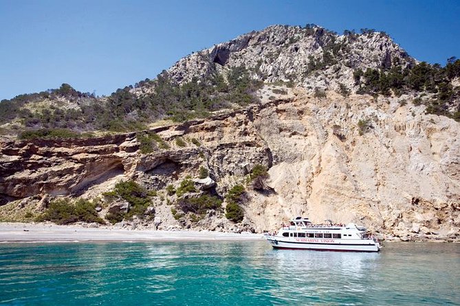 Panoramic Mallorca Boat Trip to Formentor Beach - Traveler Capacity