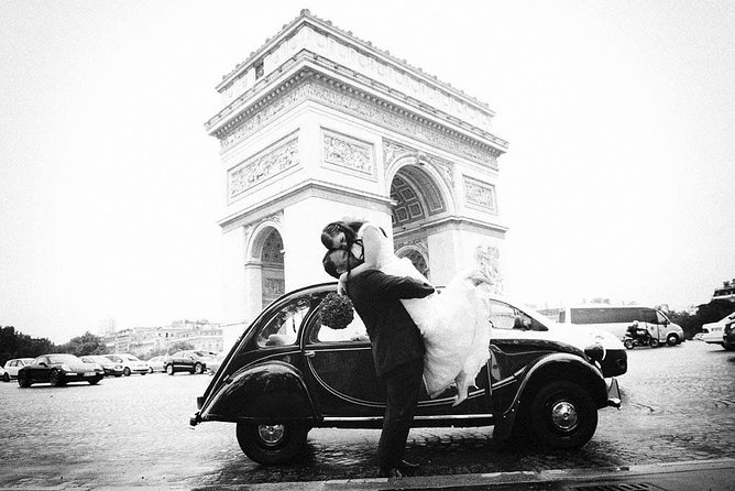 Paris Private Tour: Romantic Tour in a 2CV - Tour Experience