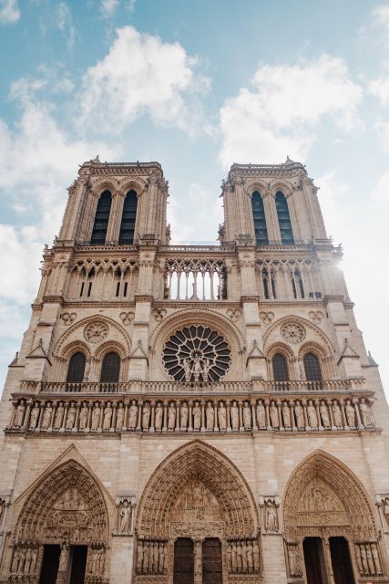 Paris: Walking Tour for Kids and Families - Louvre Museum