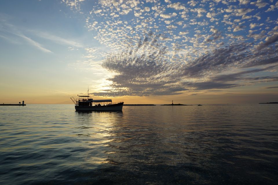 Poreč: Firework Sea Cruise - Cruise Duration and Fireworks