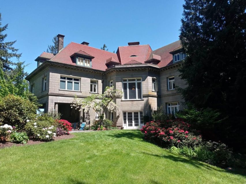 Portland City + Waterfall Combo: a Full Day of Sightseeing - Vista House on Crown Point