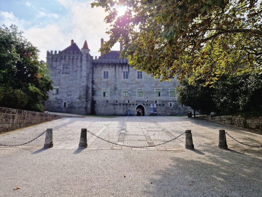 Porto: Private UNESCO Heritage Site Tour - Braga & Guimarães - Exploring Guimarães