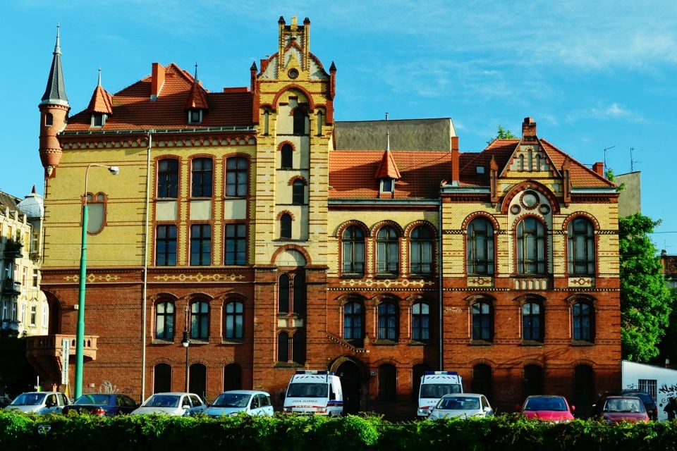 Poznan: Private Jewish Heritage Tour - Meeting Point and Accessibility