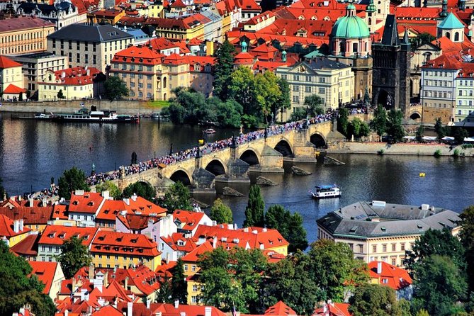 Prague Private Custom Full-Day Tour: Prague Castle and Old Town - Experiencing the Old Town