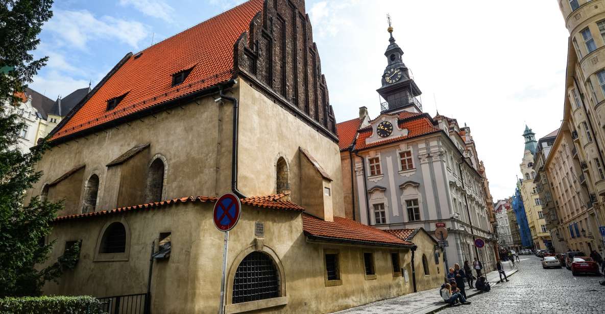 Prague: Synagogues and Jewish Quarter Private Walking Tour - Visiting Historic Synagogues