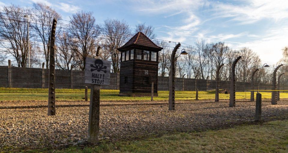 Prague: Tour to Auschwitz Birkenau - Examining Auschwitz II-Birkenau