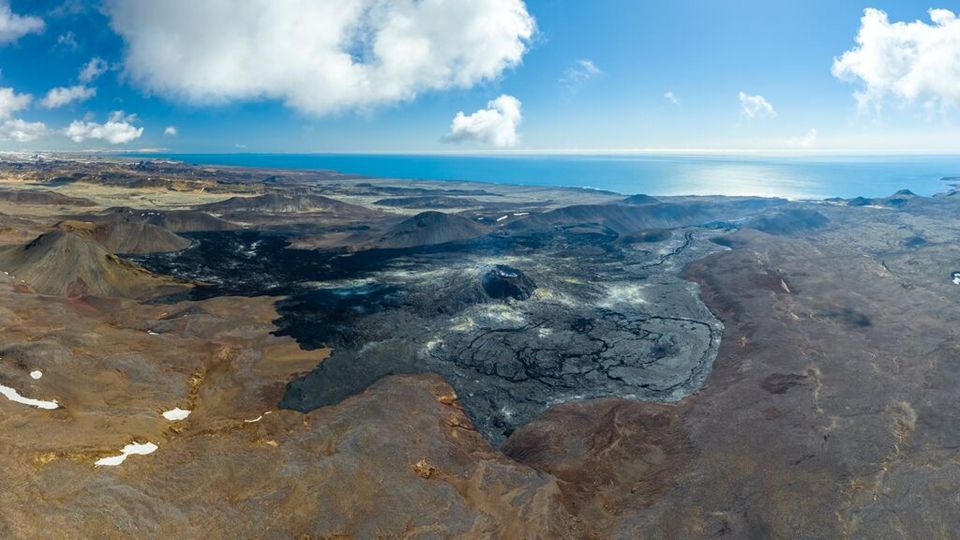 Private Bespoke Reykjanes Peninsula Tour - Tour Guide Languages